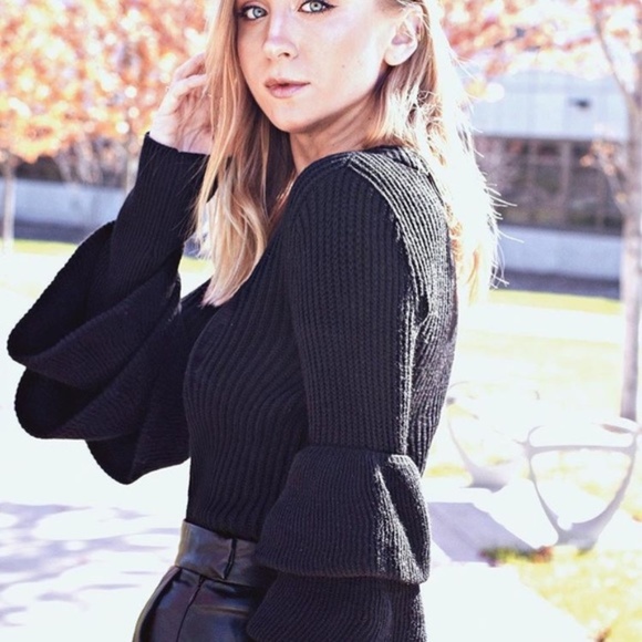 Club Monaco Asal Ruffle Sleeve Sweater 